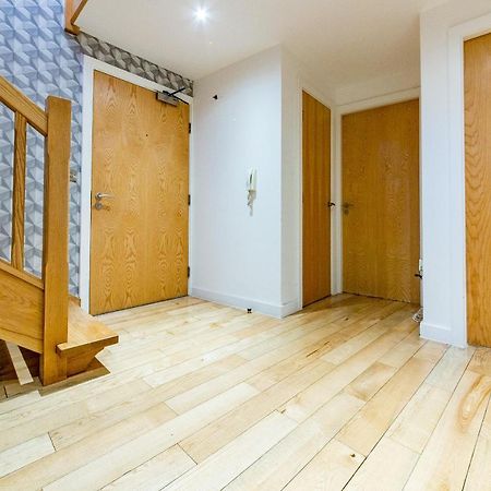 Spacious 3-Bed Penthouse With City Sky Line Views Шефилд Экстерьер фото