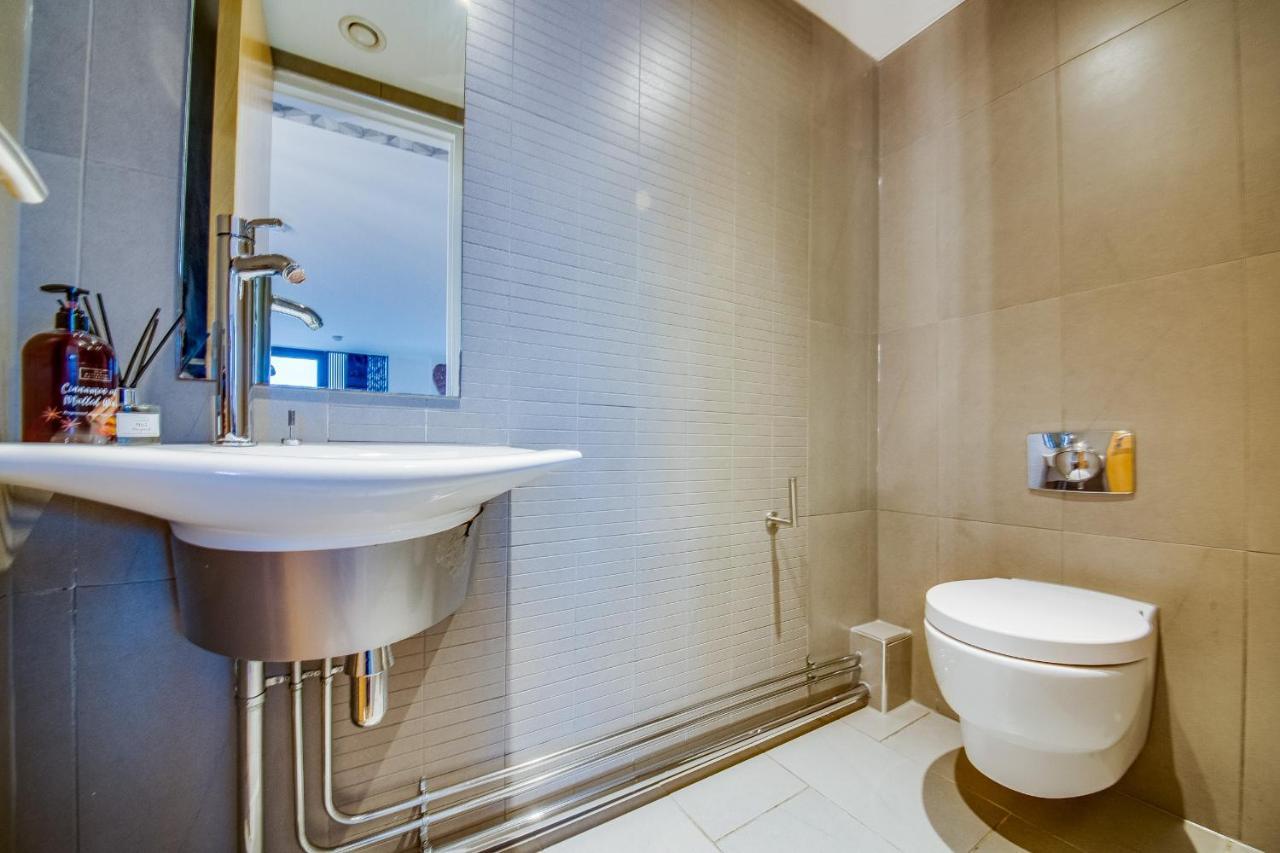 Spacious 3-Bed Penthouse With City Sky Line Views Шефилд Экстерьер фото