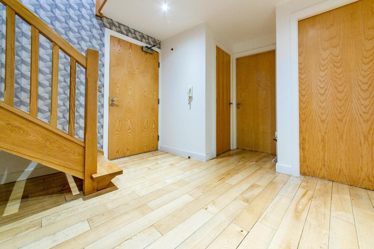 Spacious 3-Bed Penthouse With City Sky Line Views Шефилд Экстерьер фото