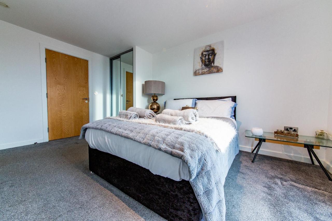 Spacious 3-Bed Penthouse With City Sky Line Views Шефилд Экстерьер фото